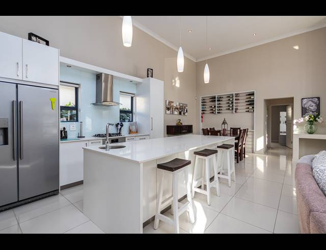 3 BEDROOM HOUSE RENTED IN PARKLANDS NORTH